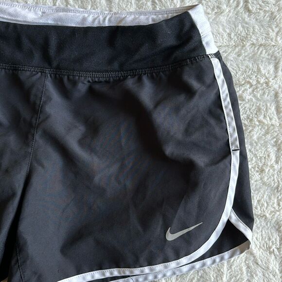 NIKE DRI-FIT Size Large Womens Black Waist Drawstring Track Shorts lined - Picture 4 of 5